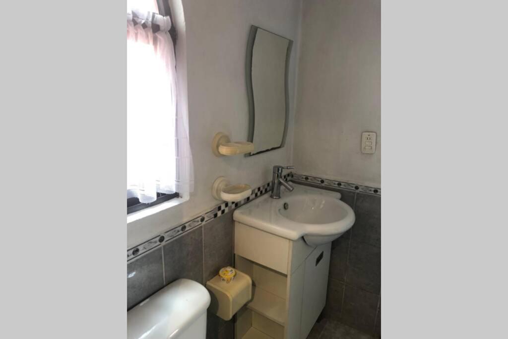 Amplia Habitación tipo Ejecutiva con baño y acceso privados Toluca Exterior foto